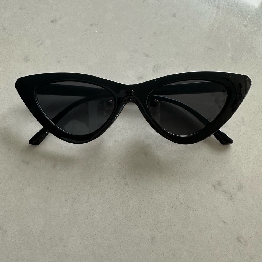 Black cat eye sunglasses